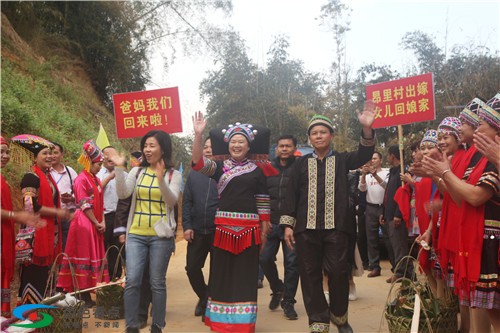 百色昂里村举办首届出嫁女儿回娘家欢聚活动 百色,里村,举办,首届,出嫁