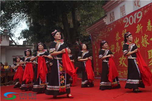 百色昂里村举办首届出嫁女儿回娘家欢聚活动 百色,里村,举办,首届,出嫁