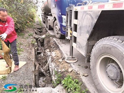 百色：在应急车道停车 谨防高速路“水泥板”陷阱 百色,应急,车道,停车,谨防