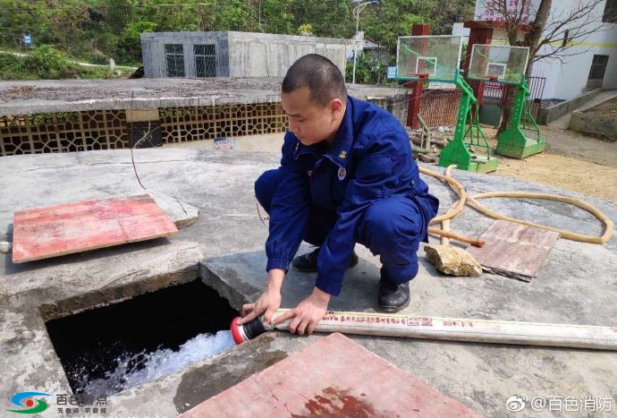 德保250余名师生饮用水告急， 消防持续送水解燃眉之急 德保,250,余名,名师,师生