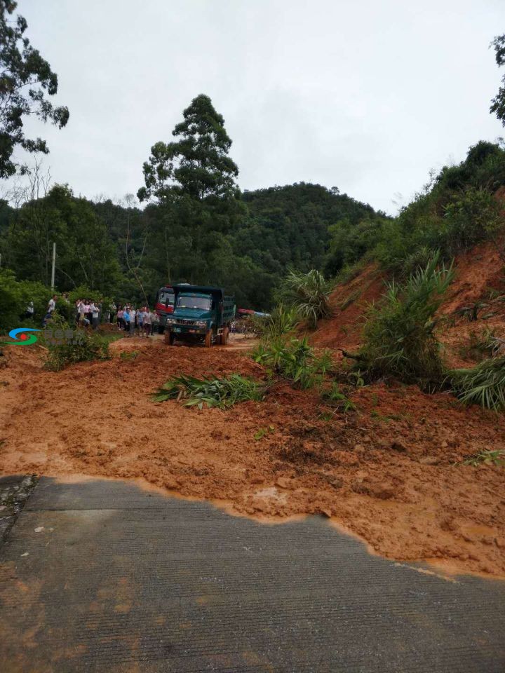 324线田林县潞城乡板桃村八架水库路段交通中断 324,田林,田林县,林县,潞城