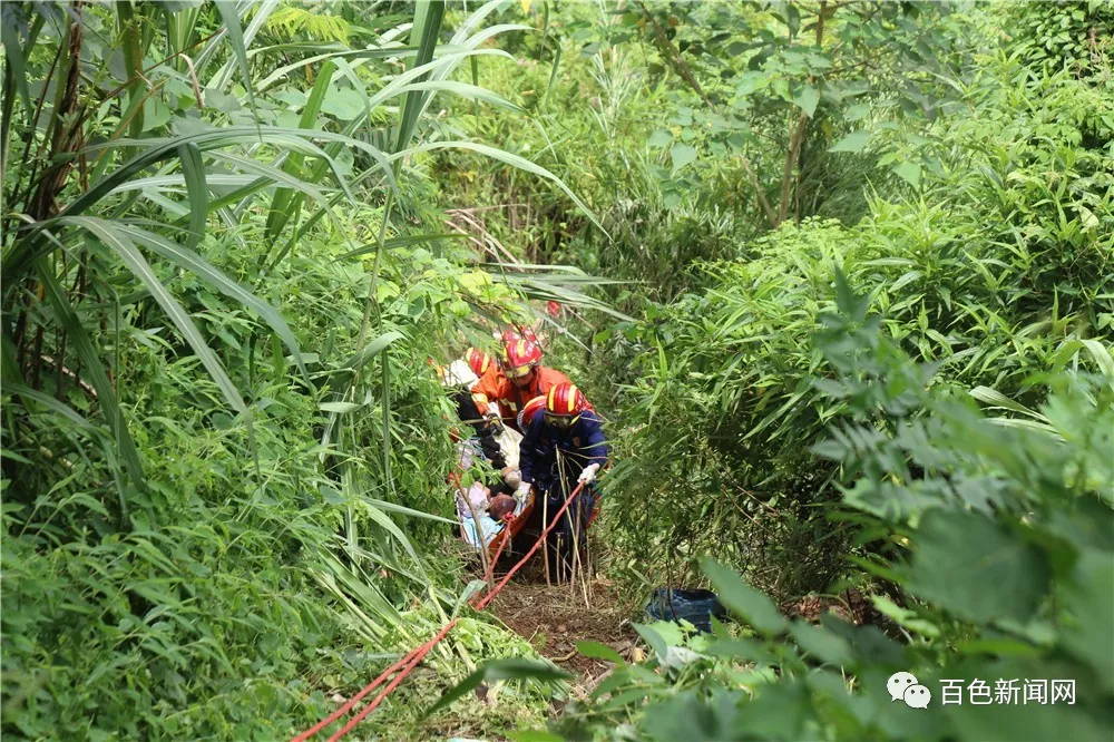 隆林驾车坠崖失联男子，消防员搜寻20多个小时后找到他！ 隆林,驾车,失联,男子,消防