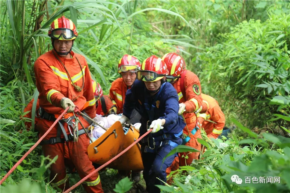 隆林驾车坠崖失联男子，消防员搜寻20多个小时后找到他！ 隆林,驾车,失联,男子,消防