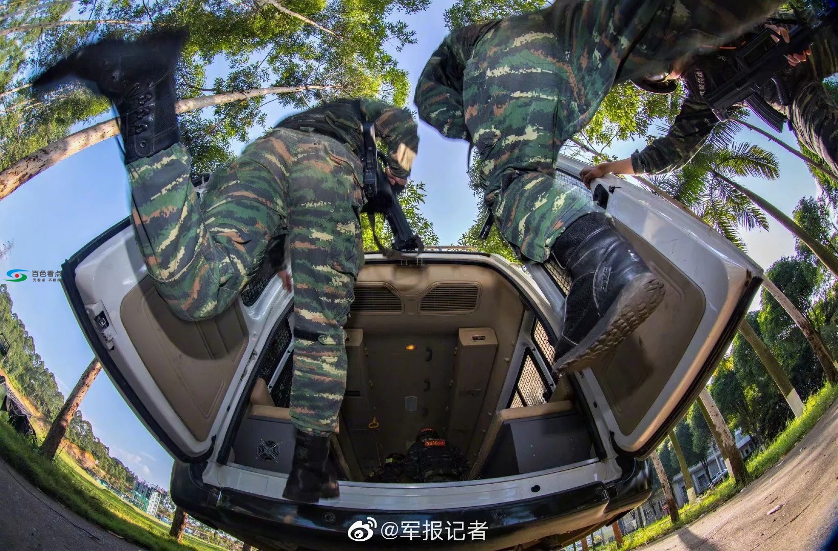 密林奇袭！直击武警广西总队百色支队捕歼战斗现场 密林,林奇,奇袭,直击,武警