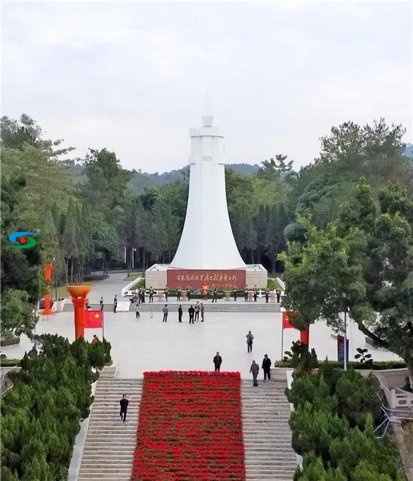 颜值爆表！摆花插国旗扮靓红色景区，快去打卡~ 颜值,摆花,花插,国旗,扮靓