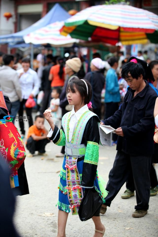 百色那坡百南乡妹子穿过老虎跳峡谷来到越南百省乡 百色,那坡,百南乡,南乡,妹子