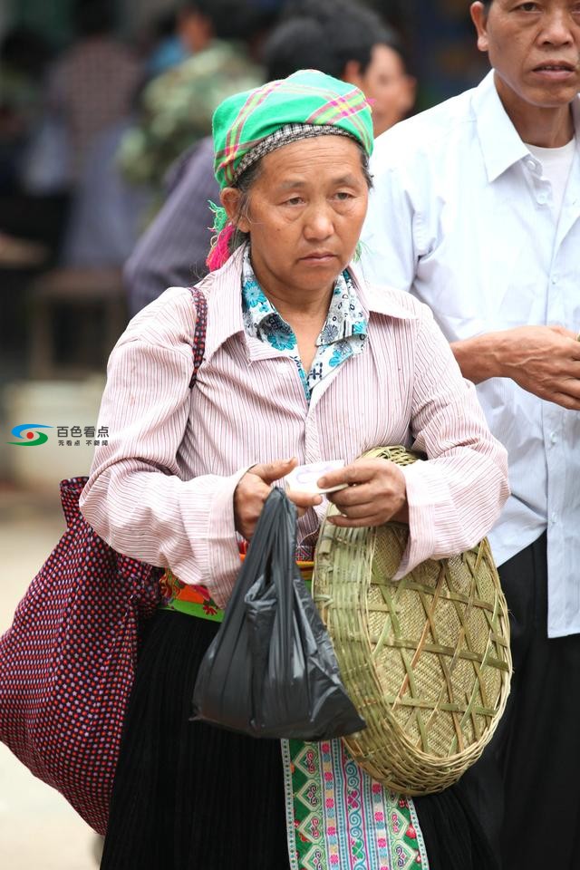 百色那坡百南乡妹子穿过老虎跳峡谷来到越南百省乡 百色,那坡,百南乡,南乡,妹子