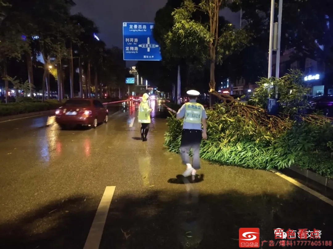 昨夜百色暴雨中 这些“小黄人”，请为他们点个赞！ 昨夜,百色,暴雨,雨中,这些