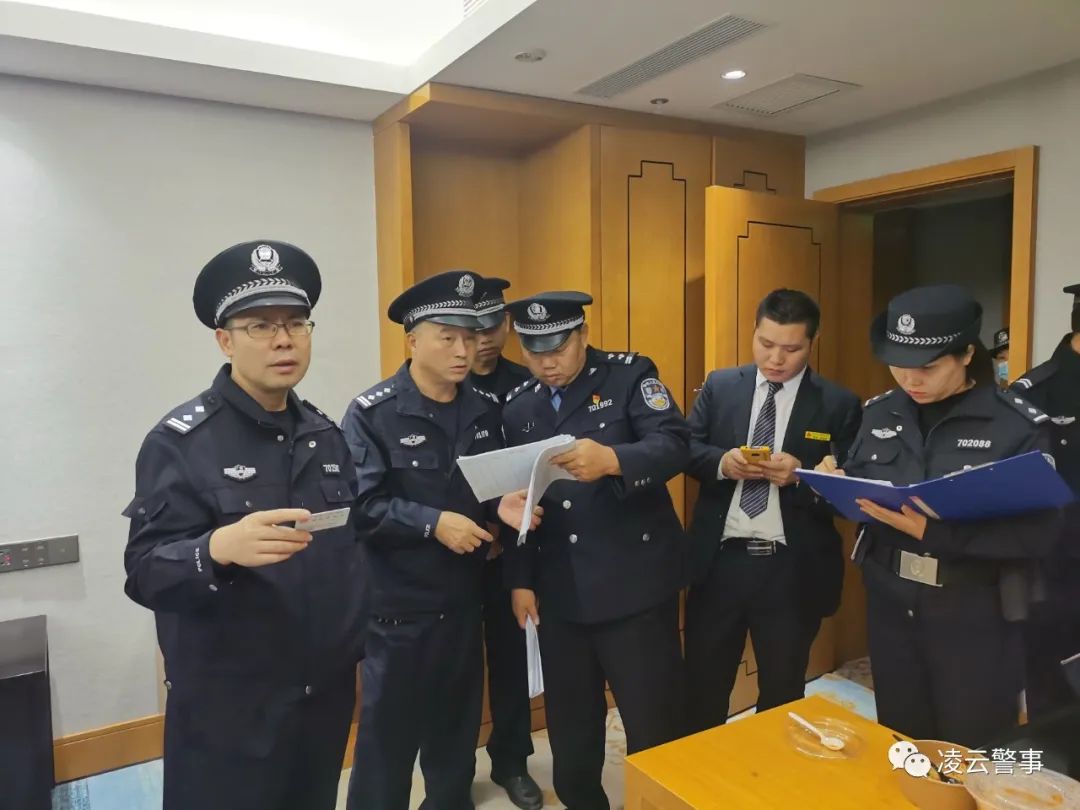 百色一县城大批警力集结 夜查发现多处问题 百色,县城,城大,大批,警力