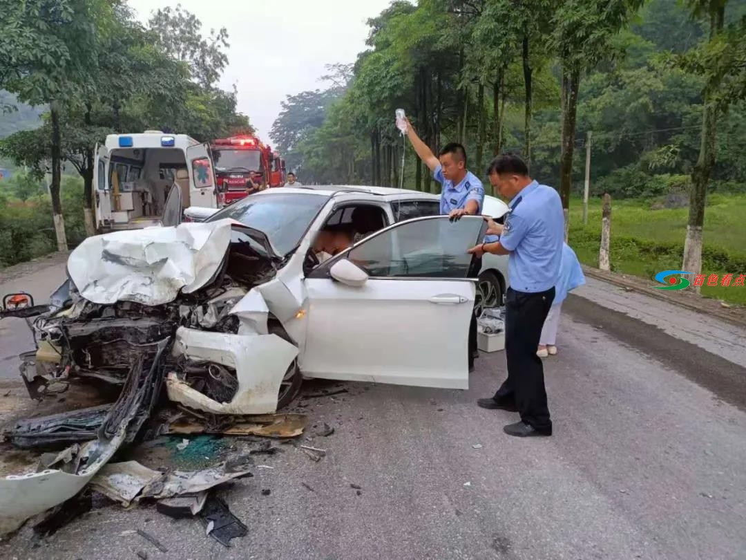 德保一辆面包车与一辆轿车相撞，面包车司机当场死亡 德保,一辆,面包,面包车,包车