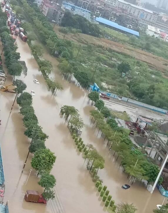 百色站前大道逢雨必涝！改造工程迟迟不见动工 百色,百色站,站前,大道,改造