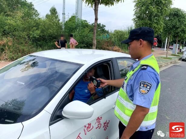 百色交警查处一名“醉教练” 醉酒后载着学员超速行驶 百色,交警,查处,一名,教练