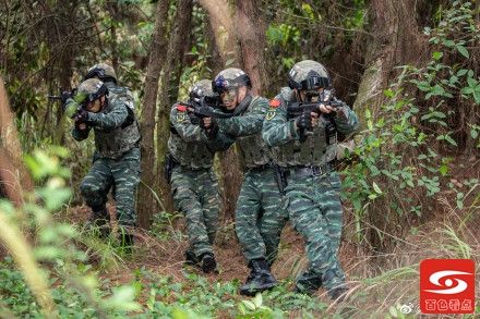 大河！密林 ！断壁！看兵哥火线穿越！ 大河,密林,断壁,兵哥,火线