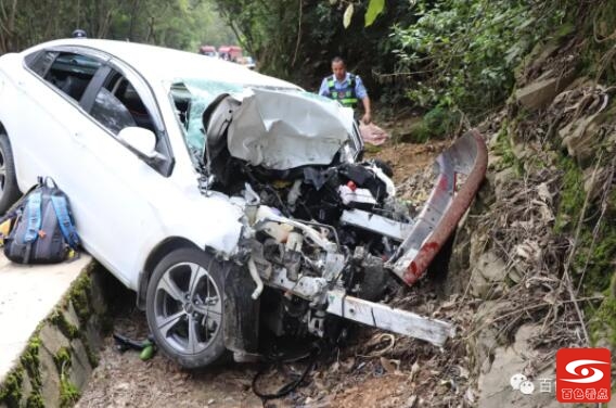 百色交警：逆行撞上重型半挂牵引车 不仅自己受伤还全责 百色,交警,逆行,撞上,重型