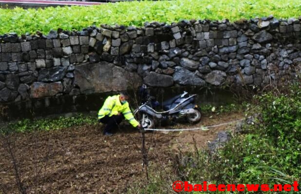 心疼！百色一中学生开摩托车冲出路面！一人死亡！ 心疼,百色,百色一中,一中,中学