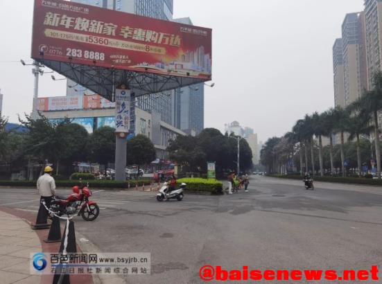 百色市区部分公交站点设置不合理，存在安全隐患 百色,百色市,市区,部分,公交