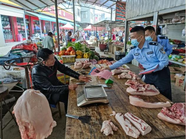 “警医携手 送平安送健康”活动走进乡村 携手,平安,健康,活动,走进