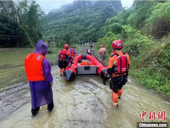 强降雨袭击！田东作登乡布洪屯被淹 强降雨,降雨,袭击,田东,被淹