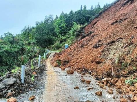 注意！西林这些地方突发塌方、路基下沉、滑坡等…… 注意,西林,这些,些地,地方