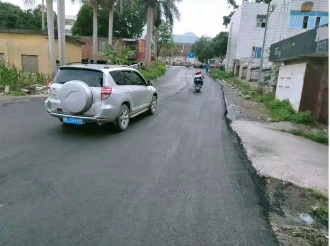 道路硬化暖人心，群众出行更安全 道路,硬化,人心,群众,出行