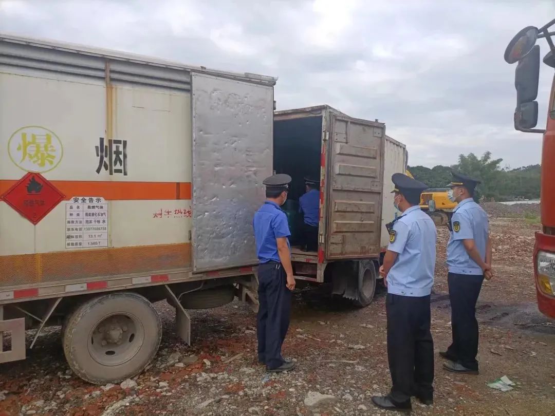 百色建华路发现的，被当场抓获！ 百色,建华,建华路,华路,发现