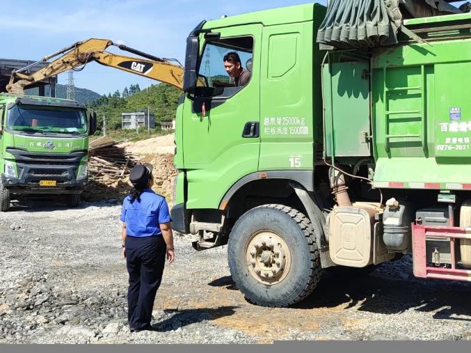 强密闭运输管理，维护城区道路干净整洁 密闭,运输,运输管理,管理,维护