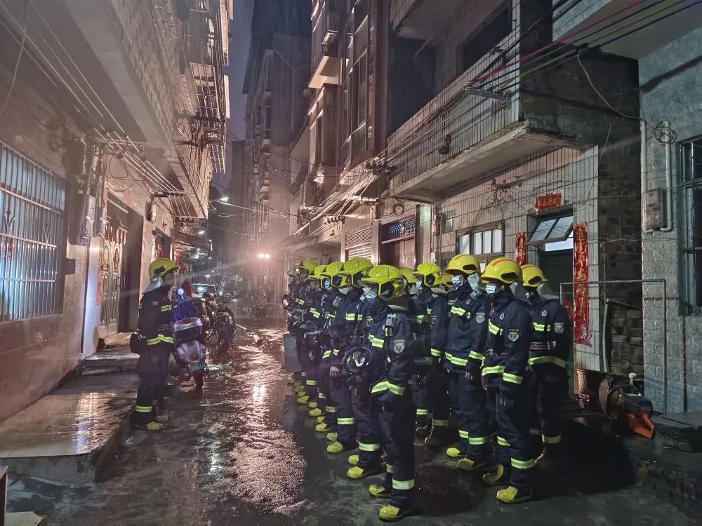 百色市消防救援支队开展居民自建房专项灭火演练 百色,百色市,消防,消防救援,救援