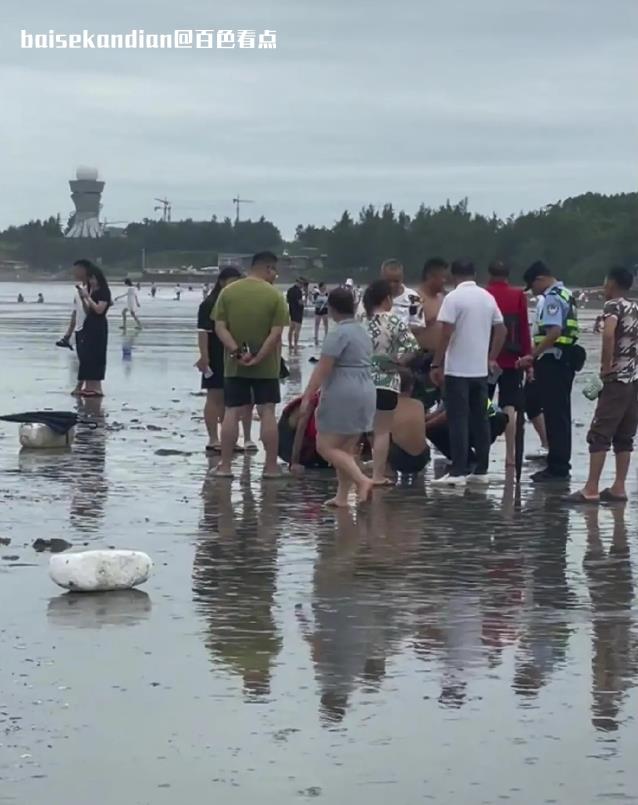 平果、南宁5名学生相约看海被大浪卷走，2人获救3人失联 一人,防城,海边,attach,6日