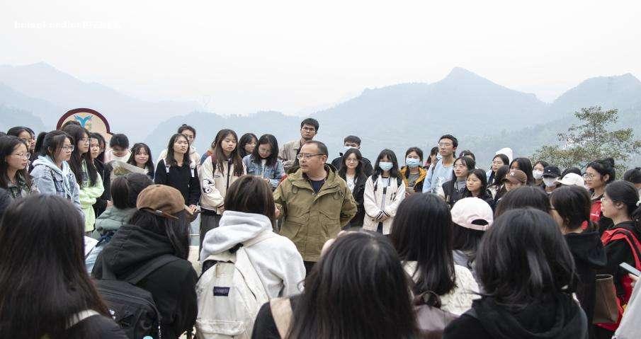 百色学院马克思主义学院：将思政课堂“搬”到田间地头 劳动,那坡县,同学们,学院