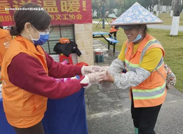 百色：浓情腊八节 粥香送温暖 腊八,市民,义工,志愿者,工人