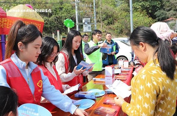 百色：“爱”在乡村，“锋”采无限 金融,志愿者,活动,雷锋精神,集团